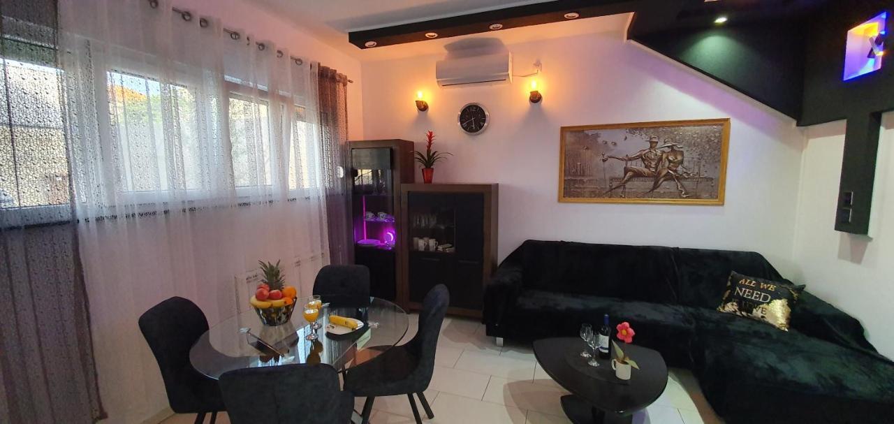 Yela Appartement Zadar Buitenkant foto