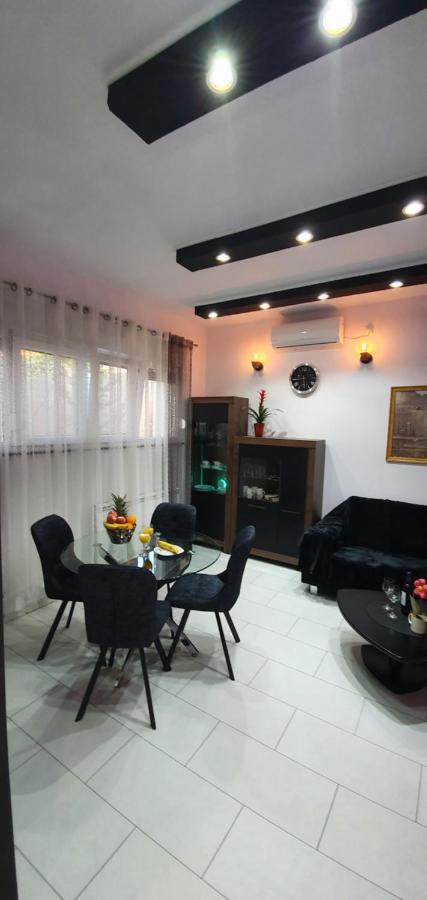 Yela Appartement Zadar Buitenkant foto