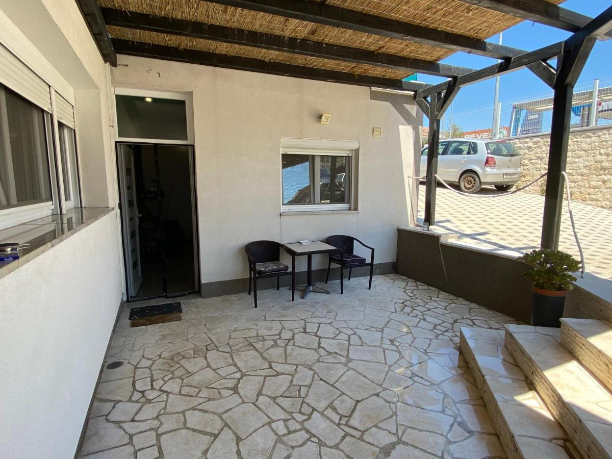 Yela Appartement Zadar Buitenkant foto
